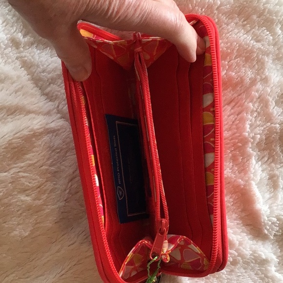 NEW WITH TAGS Vera Bradley RFID Georgia wallet in Canyon Sunset - Picture 3 of 5